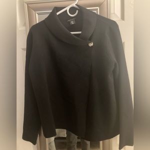 Black sweater, new condition size M. No tag but never worn. Pretty snap close